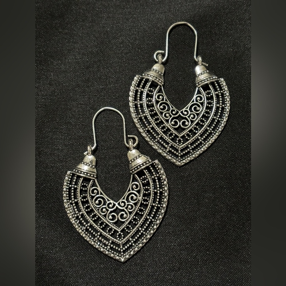 Earrings - Picture 3 of 3